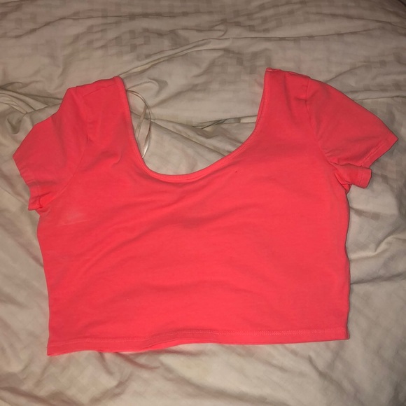 Crop top - Picture 2 of 4